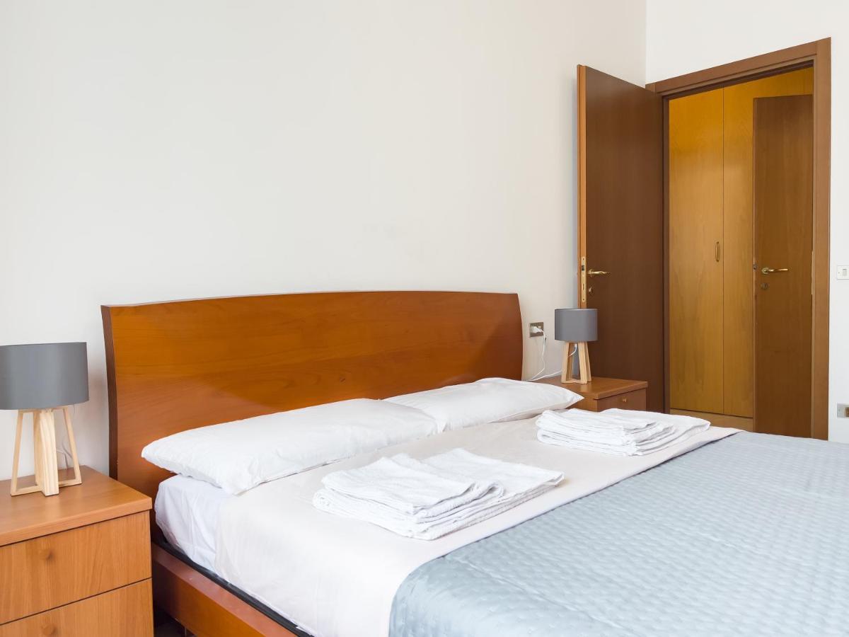 Sunrise 15 Min Duomo Apartment Milan Luaran gambar